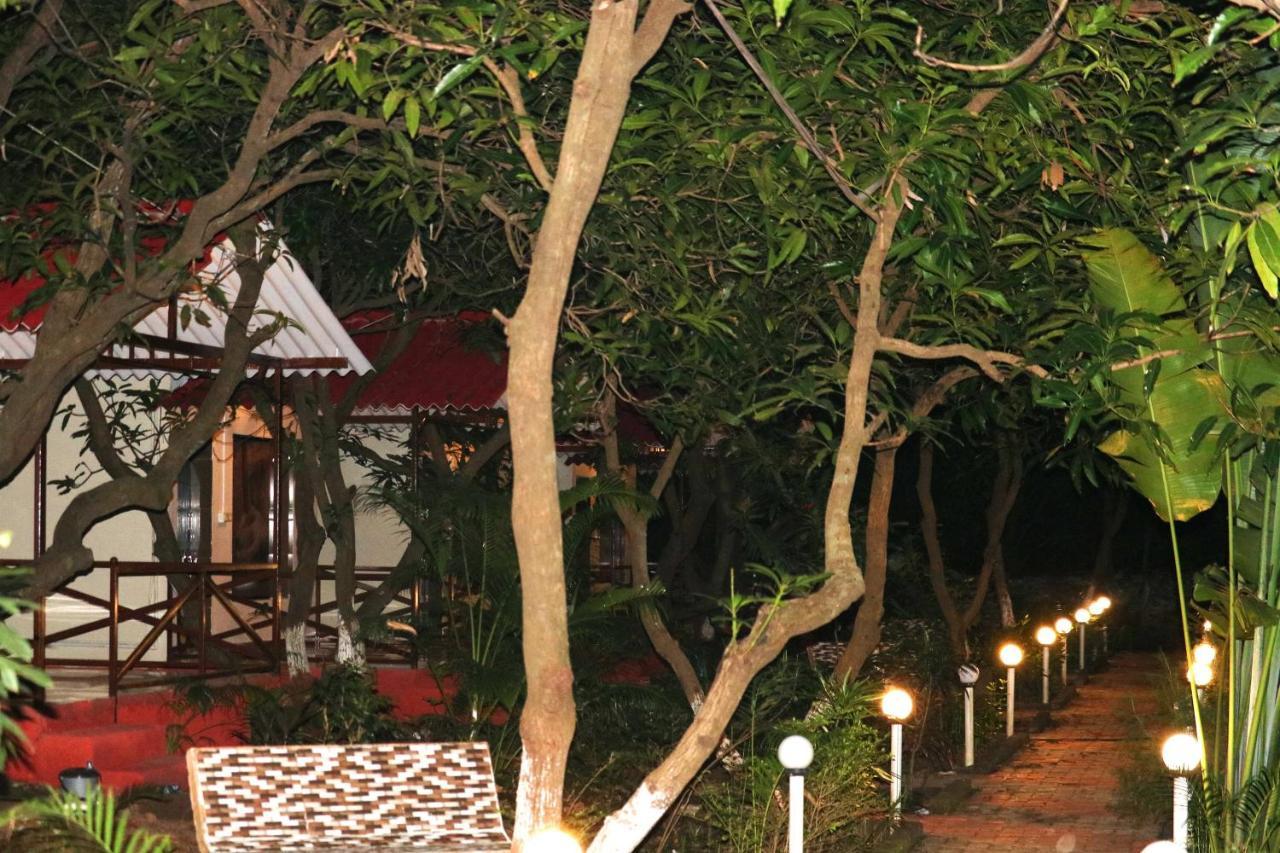 The Wilds Villa Gir Jungle Stay With Swimming Pool Sasan Gir Exterior foto